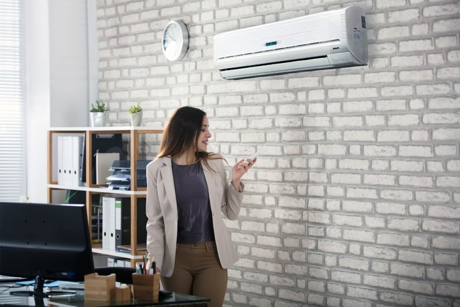 Настенный фанкойл до 2,5 кВт Aermec FCW 32 2V Настенный фанкойл до 2,5 кВт Aermec FCW 32 2V