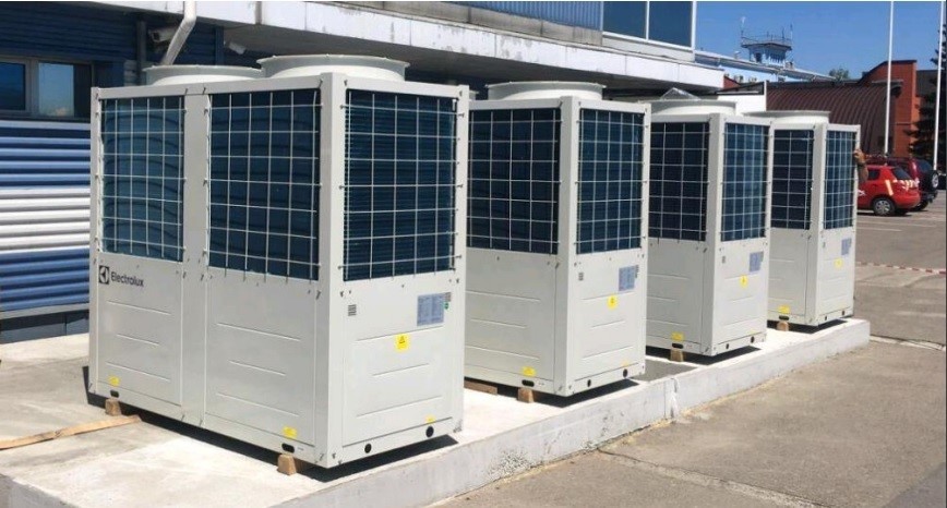 Чиллер с воздушным охлаждением Electrolux EMASC-440 Чиллер с воздушным охлаждением Electrolux EMASC-440